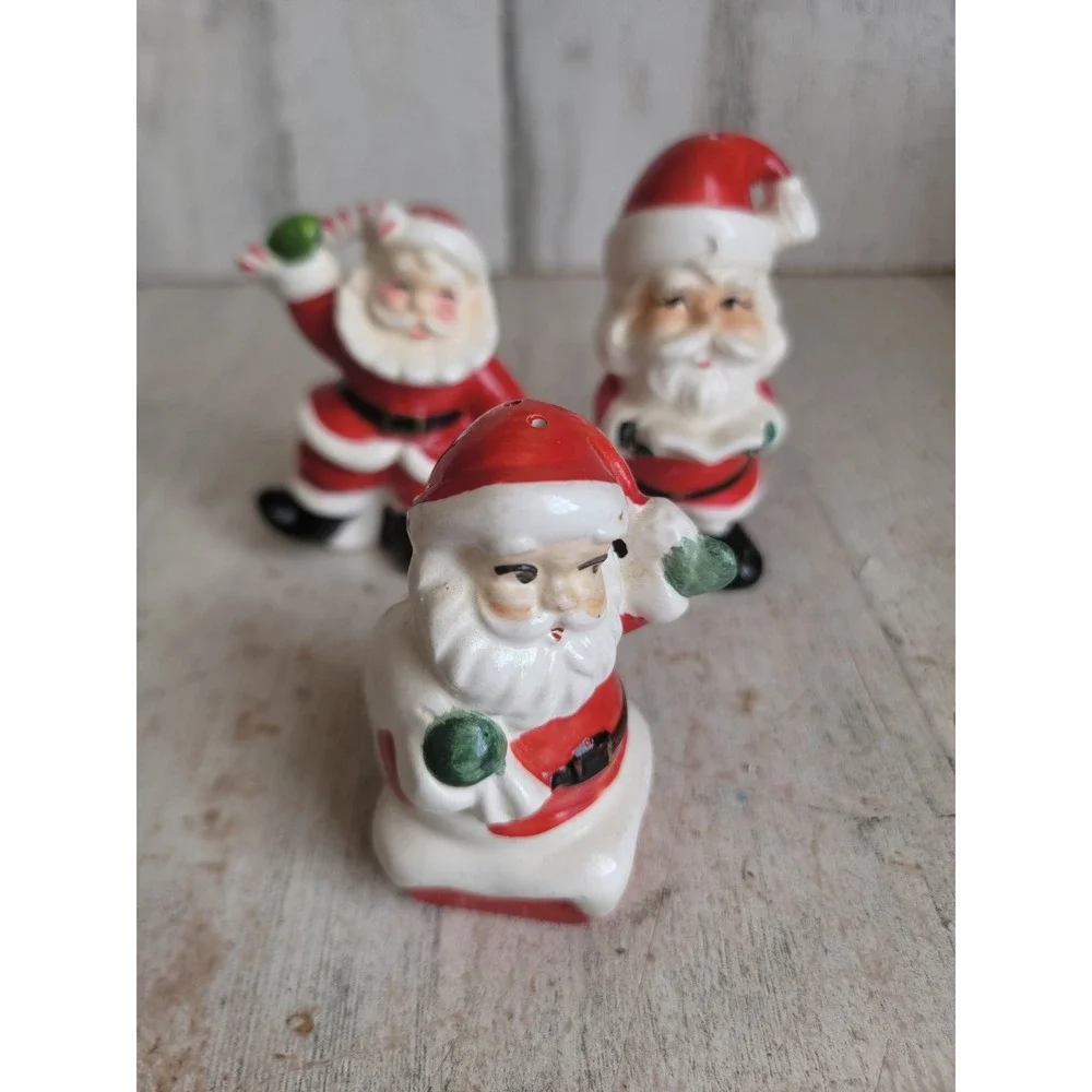 Vintage salt pepper Santa Claus shaker Xmas kitchen ceramic set